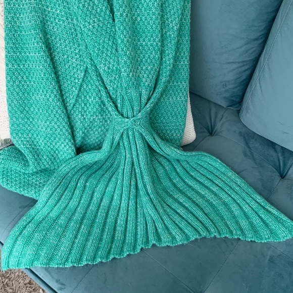 MERMAID BLANKET🧜‍♀️🐬 - Picture 4 of 5